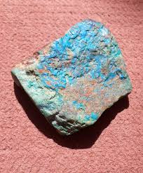 تصویر 4 از سنگ فیروزه بارگه مشکی مناسب طراحی زیورالات دست ساز